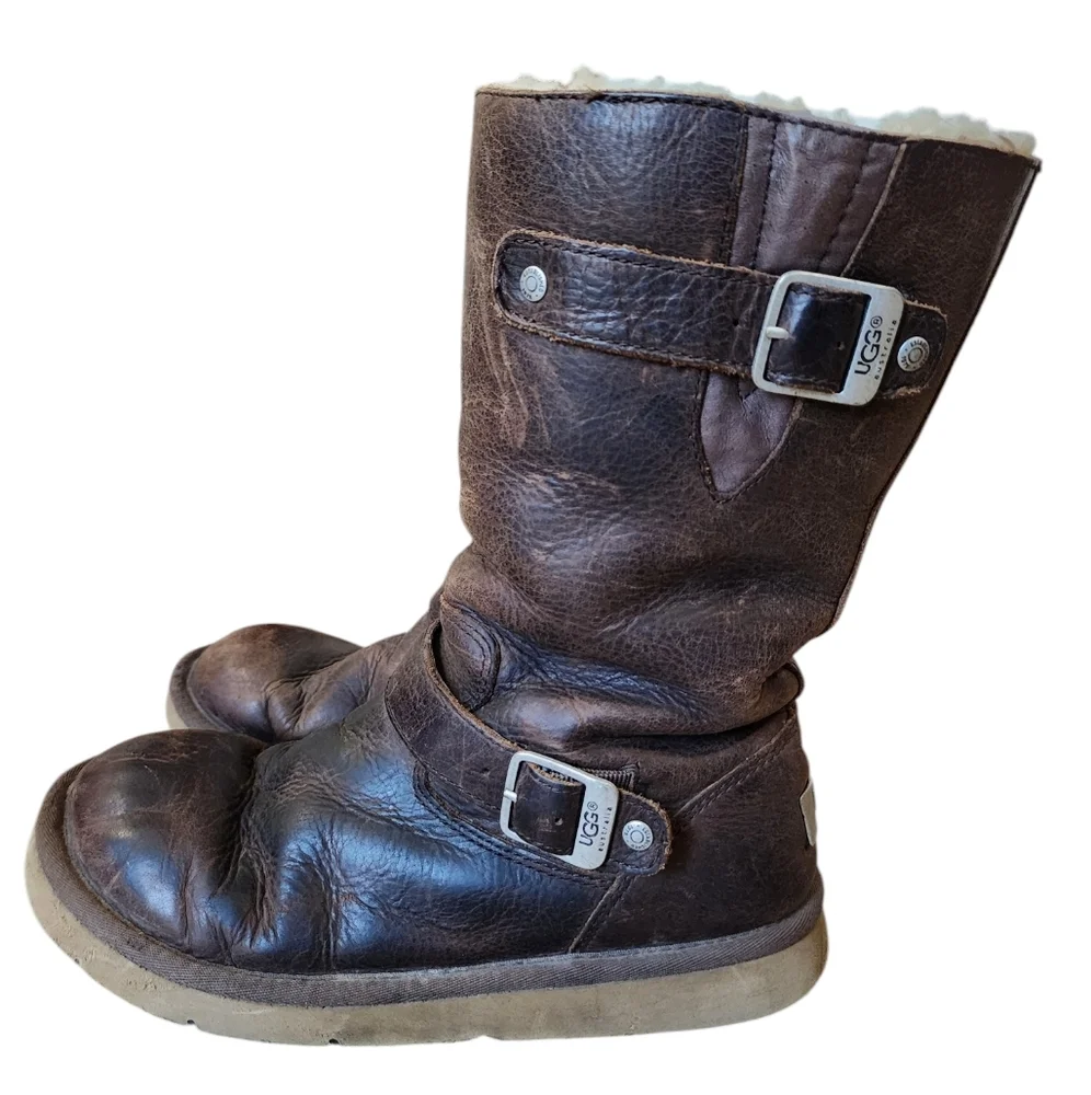 UGG Kensington Toast Brown Leather Boots, waterproof, sheepskin lining, size 8